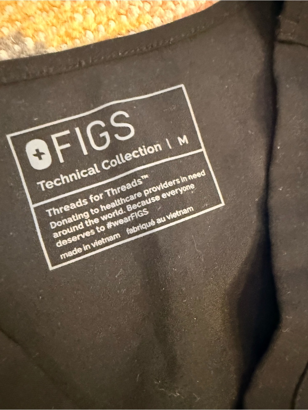 Figs Black V-Neck Catarina Scrub Top medium - Picture 4 of 4